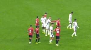 video/-“mos-qaaaaj”,-tallje-absurde-me-kengen-e-vendosur-ne-“air-albania”-pas-humbjes-se-shqiperise:-per-ty-si-shpetimtar,-vec-dr*ga-kish-kuptim