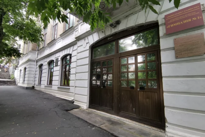 nje-nxenes-hap-zjarr-ne-nje-shkolle-ne-rusi,-disa-te-plagosur