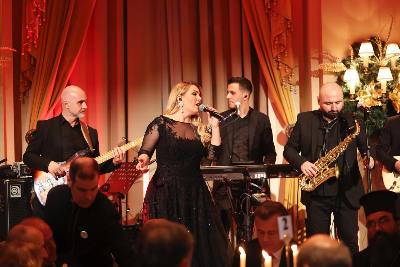 “gezuar-festen-e-pavaresise/-ambasada-e-shqiperise-ne-greqi-kremton-nentorin-historik-2025,-mesazh-edhe-nga-ministrja-diella