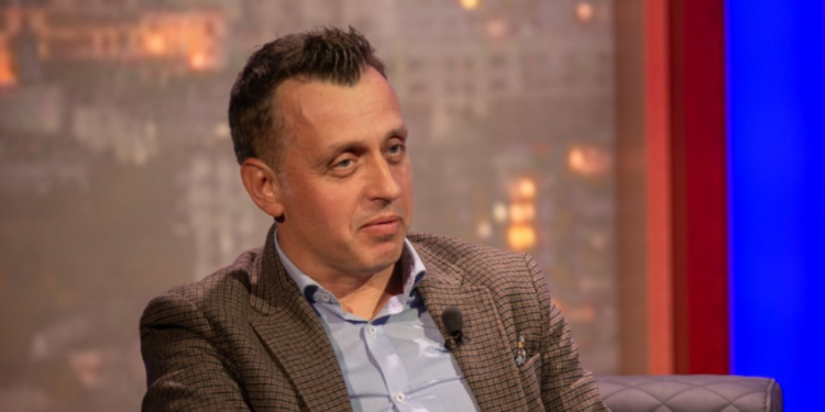 teatri-publik-i-drejtesise,-antieuropian-dhe-antiligjor