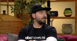 “kam-derdhur-lot-nga-dhimbjet”-/-ish-futbollisti-shqiptar-drejt-rekordit-qe-askush-s’e-ka-thyer-23-vite