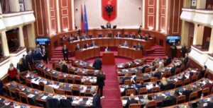 video/-nen-hetim-nga-spak-per-aferen-e-tunelit-te-llogarase,-balluku-perballet-me-parlamentin-per-here-te-pare,-deputetet-e-opozites…