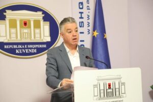 demet-nga-permbytjet/-bozdo-thirrje-qeverise:-demshperbleni-banoret-e-prekur,-shpallni-gjendjen-e-jashtezakonshme!