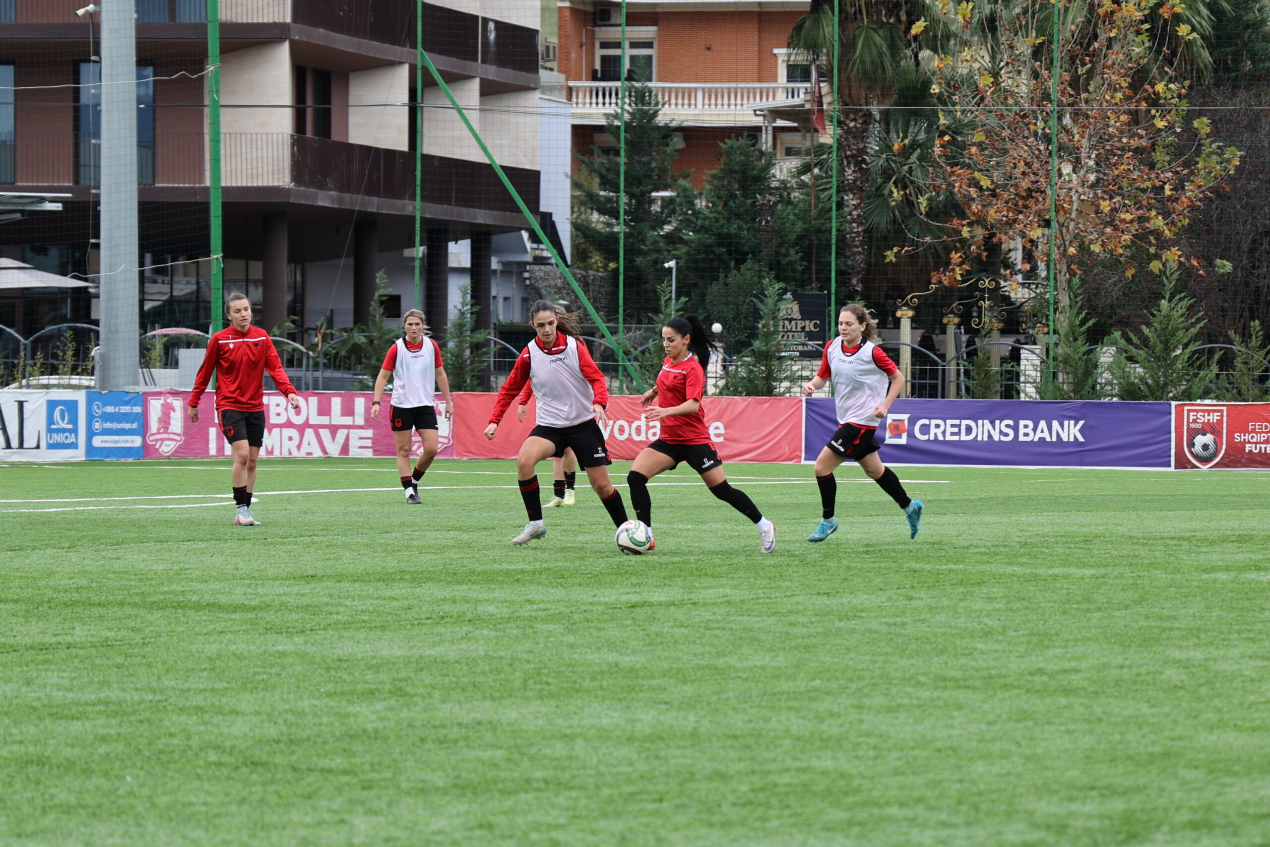 miqsoret-kundr-turqis/-leka,-redzepi-&-deda-flasin-pr-grumbullimin-e-par-dhe-premtojn-maksimumin-me-fanelln-kuqezi