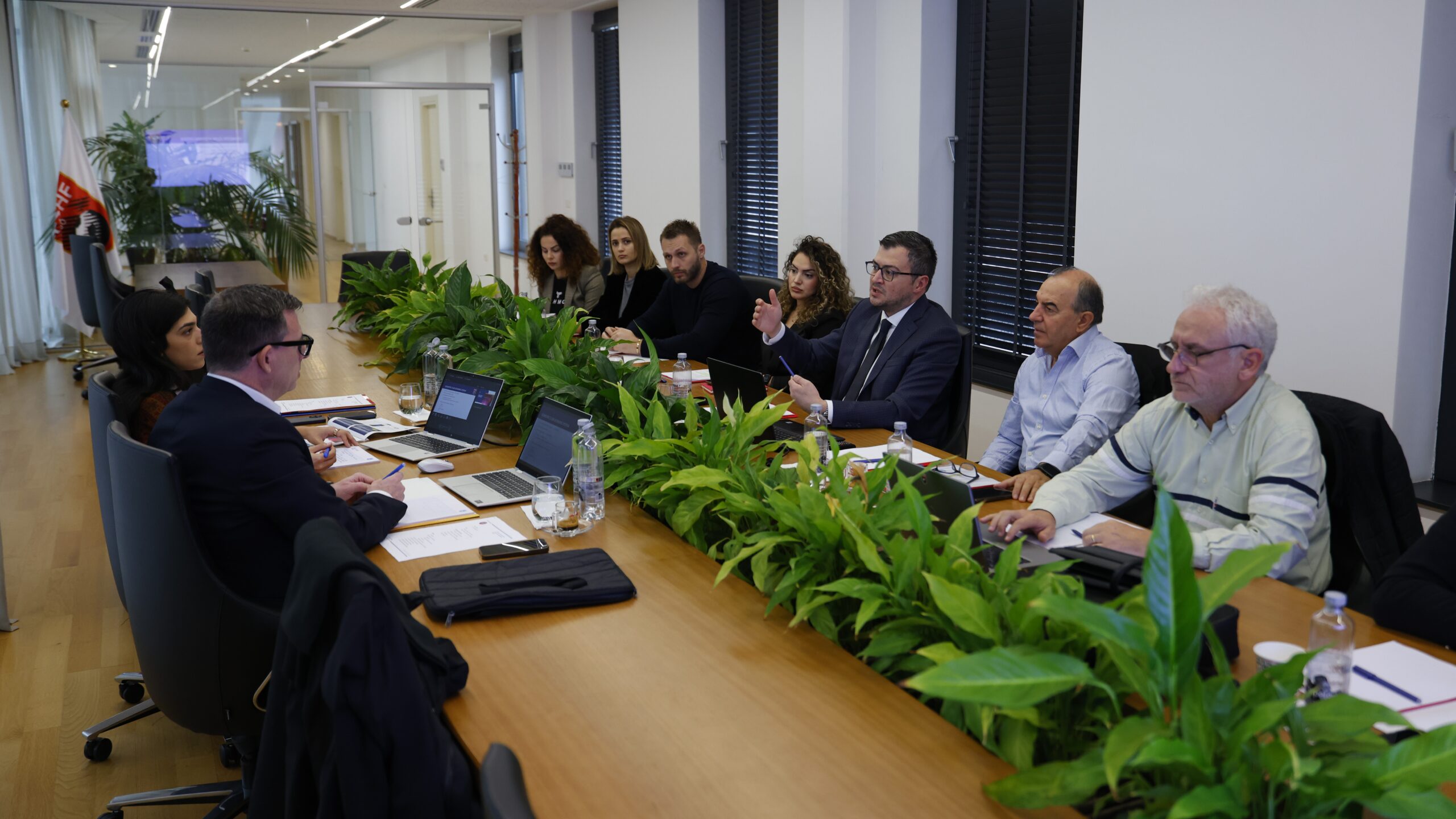 zyrtart-e-uefa-s-zhvillojn-takim-me-ekspertt-e-kritereve-t-licensimit-n-fshf,-workshop-i-rajonal-i-licensimit-t-klubeve-2026-zhvillohet-n-tiran