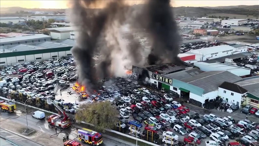 video/-spanje,-perfshihet-ne-flake-pika-e-grumbullimit-te-makinave