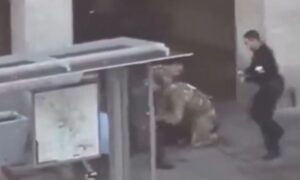 video/-i-plagosur-rende-dhe-i-shtrire-ne-toke,-qelloi-dy-anetare-te-gardes-kombetare-prane-shtepise-se-bardhe,-pamje-nga-arrestimi-i-autorit