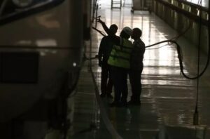 aksident-hekurudhor-ne-kine/-treni-perplas-nje-grup-punetoresh,-te-pakten-11-persona-humbin-jeten