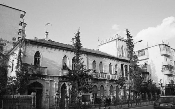 “ambasadori-b.-komatina,-i-tha-atij-turk;-enver-hoxha-s’ishte-ai-i-meparshemi,-sepse-pas-tij-ne-kongres,-s’doli-mehmet-shehu,-por…”/-zbulohet-dosja-sekrete-e-sigurimit-per-ambasaden-jugosllave,-ne-‘82-in