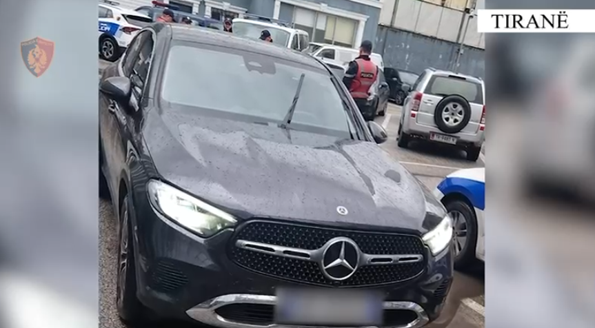 trafikonin-automjete-luksoze-te-vjedhura-nga-italia-ne-shqiperi,-shpallen-ne-kerkim-dy-persona