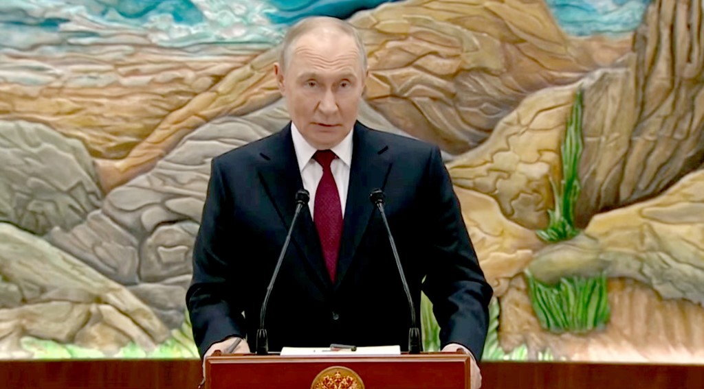“rusia-gati-per-bisedime-serioze,-nje-delegacion-i-shba-do-vizitoje-mosken”,-putin:-plani-i-trump-mund-te-perdoret-si-baze-per-marreveshjen
