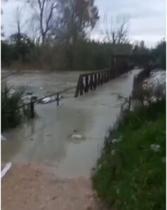 video/-prurjet-e-lumit-erzen-ne-nivel-maksimal,-rrezikohet-dalja-nga-shtrati