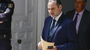 spanje,-ish-ministri-i-transportit,-jose-luis-abalos,-lihet-ne-paraburgim-i-akuzuar-per-korrupsion