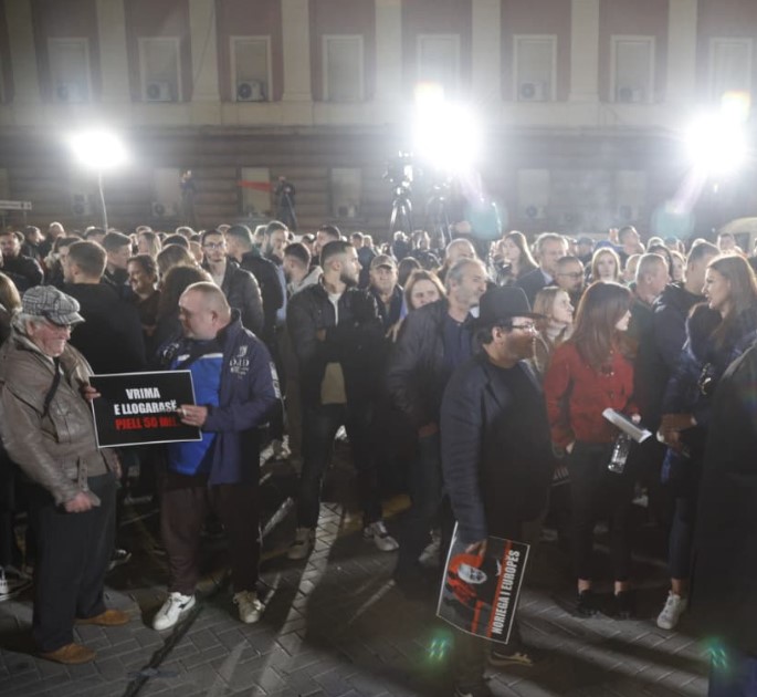 ‘foltorja’-e-parlamentit,-opozita-mban-te-henen-protesten-e-radhes