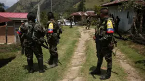 oficere-te-larte-te-forcave-te-armatosura-kolumbiane-pezullohen-per-rrjedhje-informacioni-te-rebelet