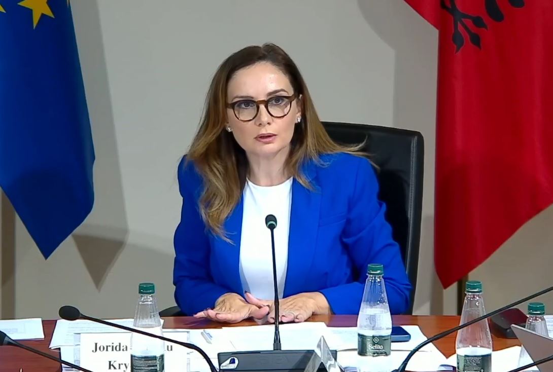 “rast-unikal-ne-bote-kur-gjykata-pezullon-nje-zv.kryeministre!”,-tabaku-per-masen-ndaj-ballukut:-pergjegjesia-politike!