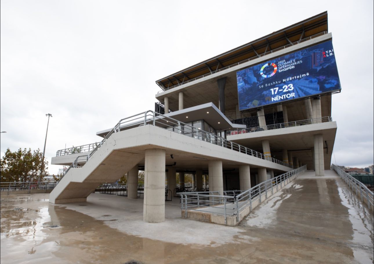 “hapet-ne-durres-godina-e-re-e-parkimit-publik”/-rama:-nje-tjeter-veper-bukur-publike-me-rreth-400-vende-parkimi