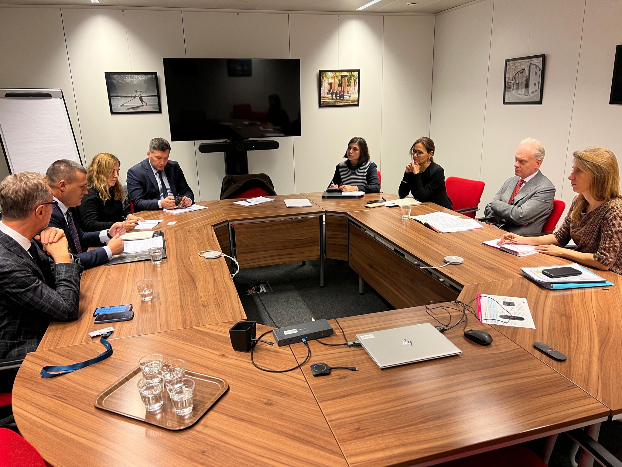 kreu-i-spak,-dumani-vizite-ne-bruksel-dhe-takime-me-zyrtare-te-larte-te-be-se