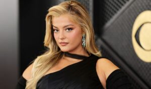 bebe-rexha-nderon-shpat-kasapin-me-nje-gjest-simbolik