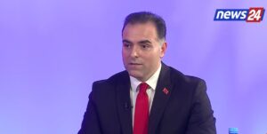 sot-113-vjetori-i-pavaresise-se-shqiperise,-historiani-beqiraj:-ismail-qemalit-i-bene-lufte-politike-edhe-kusherinjte-e-tij,-ishin-te-gjithe-rrymat-kunder