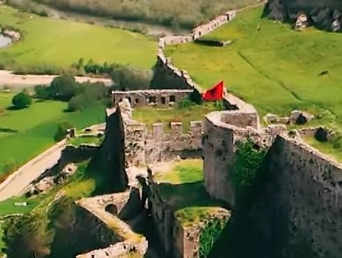 partite-popullore-europiane-urojne-28-nentorin:-gezuar-pavaresine-dhe-diten-e-flamurit,-shqiperi