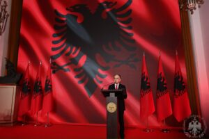 “me-prane-be-se-se-kurre”/-presidenti-bajram-begaj-pritje-per-28-nentorin
