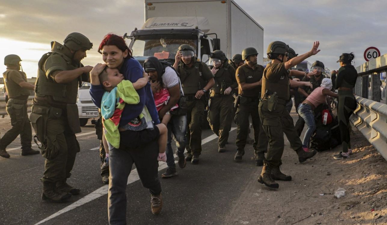 peruja-shpall-gjendje-te-jashtezakonshme,-frike-nga-nje-vale-emigrantesh-nga-kili