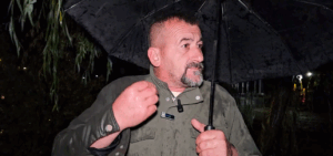 permbyten-banesat-ne-korce/-banoret:-prurjet-e-lumit-cane-argjinaturen,-jemi-ne-rrezik