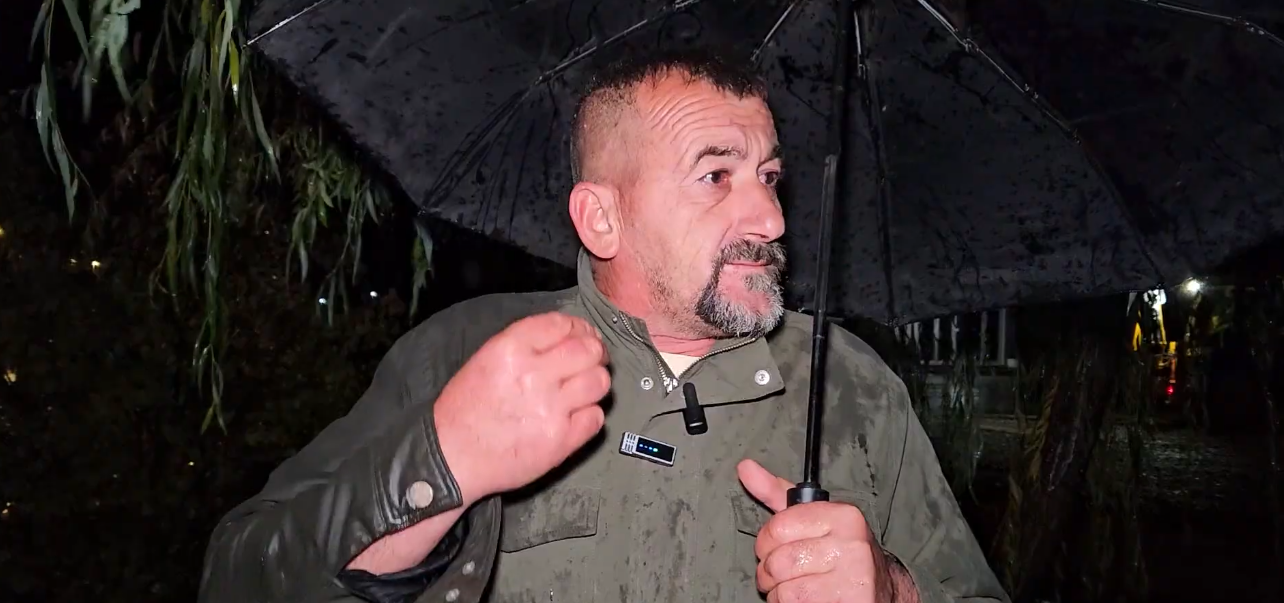 permbyten-banesat-ne-korce/-banoret:-prurjet-e-lumit-cane-argjinaturen,-jemi-ne-rrezik