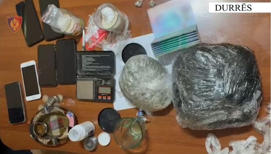emrat/-shisnin-lende-narkotike-ne-durres,-arrestohen-12-persona,-ne-kerkim-nje-tjeter
