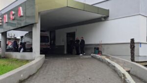 durres/-4-thika-per-sherrin-ne-“tik-tok”,-del-nga-intubimi-15-vjecari-qe-u-godit-nga-bashkemoshatari