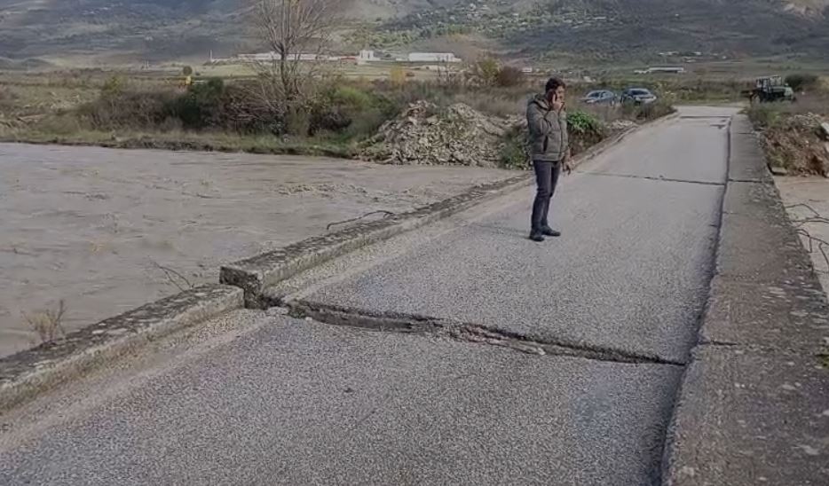 video/-reshjet-e-dendura-shkaktojne-probleme/-rrezohet-ura-e-glines,-bllokohen-5-fshatra-ne-gjirokaster