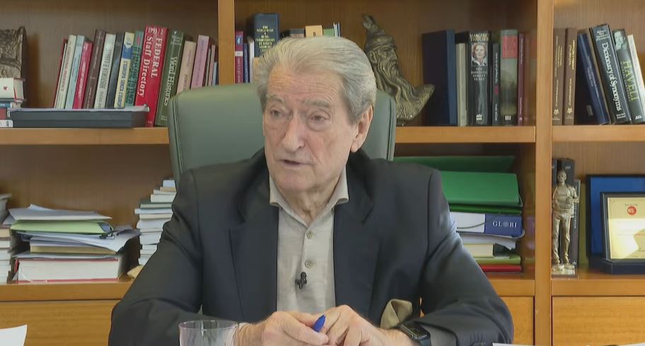 “super-skandali-i-‘llogarase’-ka-marre-permasa-te-papara”,-berisha:-rama-coi-ne-gjk-pezullimin,-jo-per-sentimentin-qe-ka-ndaj-belindes,-por…