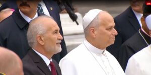 papa-viziton-xhamine-blu/-ati-i-shenjte-ne-stamboll,-mesazhe-harmonie-fetare