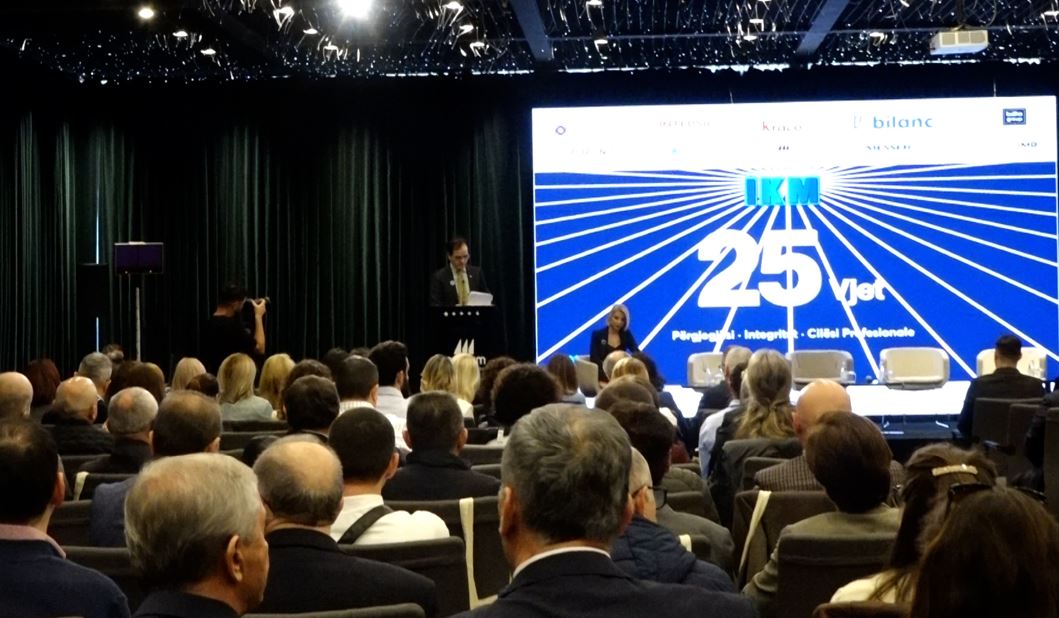 instituti-i-kontabilisteve-te-miratuar-feston-25-vjetorin,-mblidhen-profesioniste-te-fushes-nga-shqiperia-dhe-rajoni