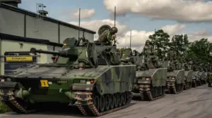 skenare-lufte-ne-suedi,-stervitje-intensive-ushtarake-me-pjesemarrje-te-mbretit