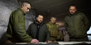 ukraina-ne-udhekryq/-presioni-amerikan-per-marreveshje,-kercenimet-ruse,-evropa-e-shqetesuar