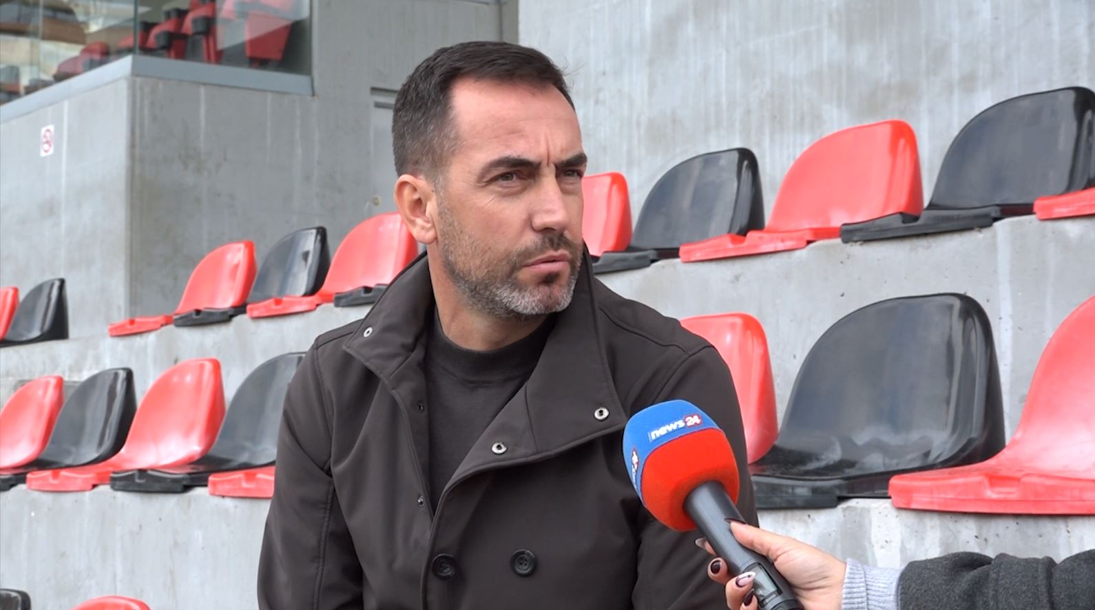 intervista/“preferoj-ukrainen-ne-finale,-ja-perse”,-osmani-per-shortin:-buzeqeshja-e-dukes-flet-qarte.-kosova?-kane-super-ekip-(video)