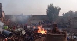 shperthim-ne-fabrike-ne-pakistan,-te-pakten-15-viktima