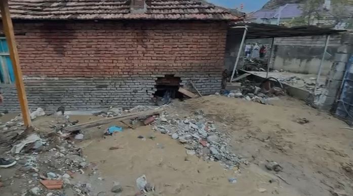 moti-i-keq-shkakton-deme-ne-disa-zona-te-vendit/-permbytjet-ne-devoll,-zhduket-e-moshuara-ne-fshatin-proger