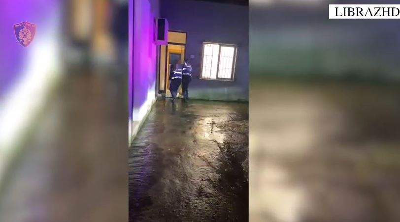ndodh-ne-librazhd!-i-dha-ciftit-te-bashkeshorteve-valium-dhe-me-pas-i-vodhi-banesen,-arrestohet-dhendri.-te-moshuarit-rende-ne-qsut
