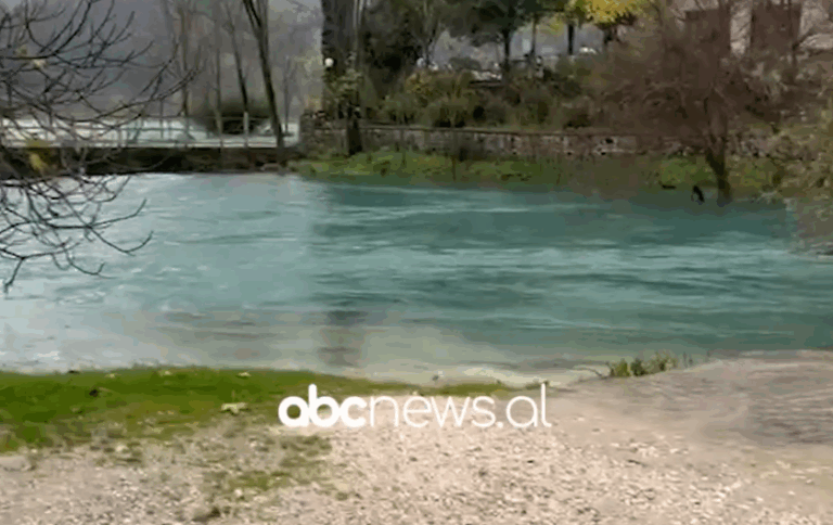 video/-gjirokaster,-ulet-ndjeshem-niveli-i-ujit-te-lumit-drino,-nuk-paraqiten-probleme-ne-qark