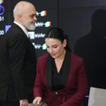 nese-zhytem-une,-zhytesh-edhe-ti,-gaz-bardhi:-rama-peng-i-te-pandehures-balluku