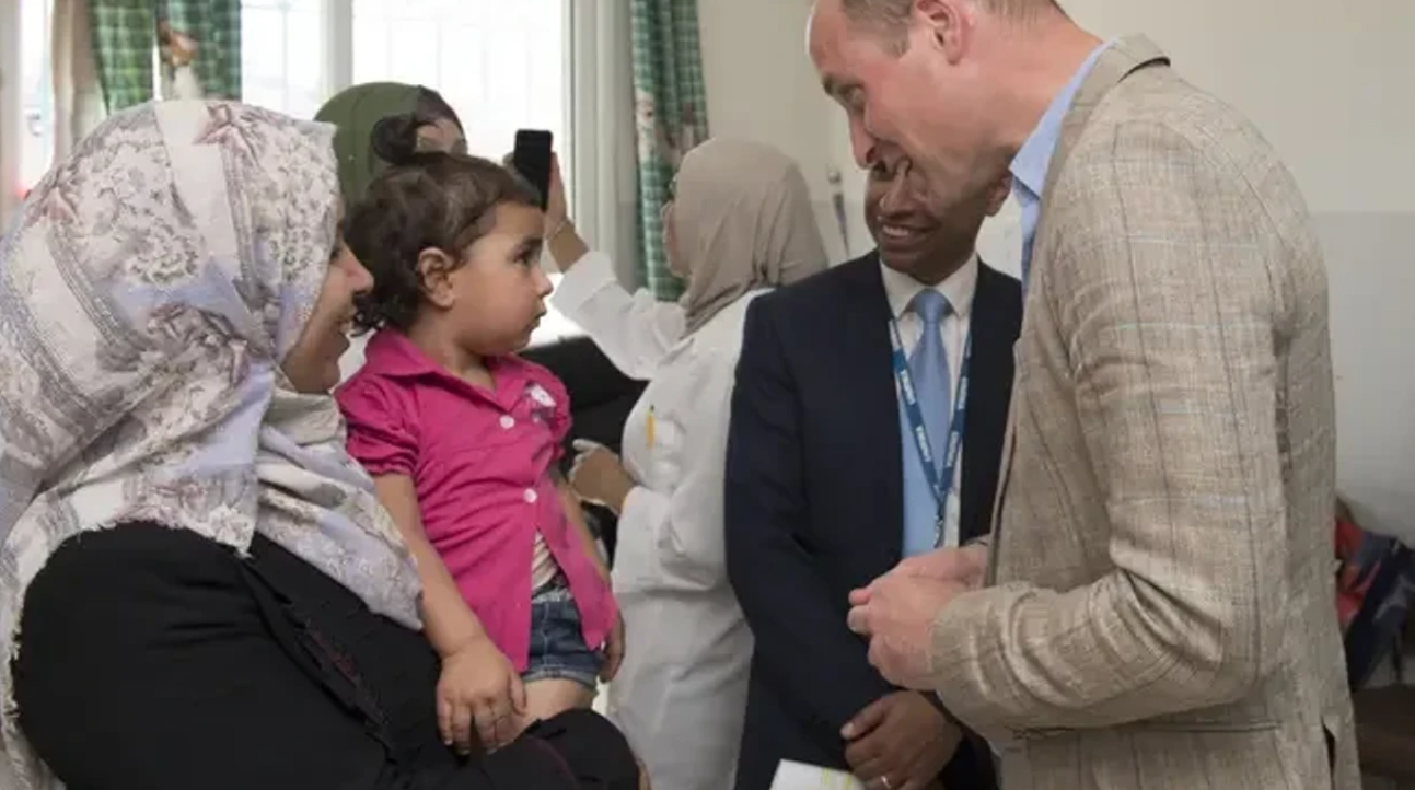 princi-william-viziton-femijet-palestineze-qe-po-trajtohen-ne-mbreterine-e-bashkuar