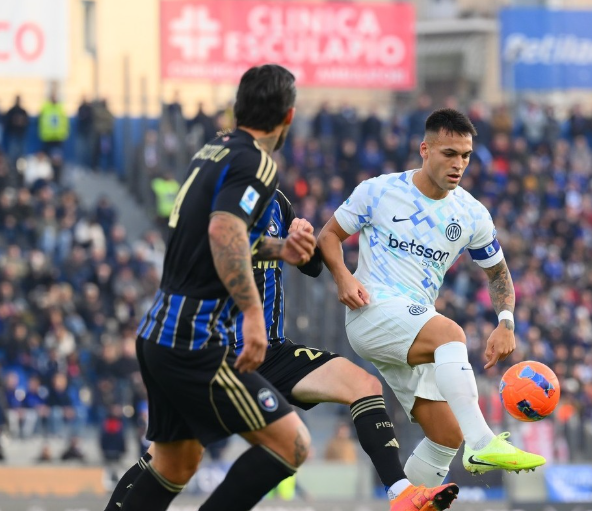 video/-lautaro-nderon-zikalterit,-interi-ben-detyren