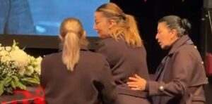 video/-kengetari-u-nda-nga-jeta-ne-moshen-40-vjecare,-momenti-prekes-kur-partnerja-i-jep-lamtumiren-shpat-kasapit