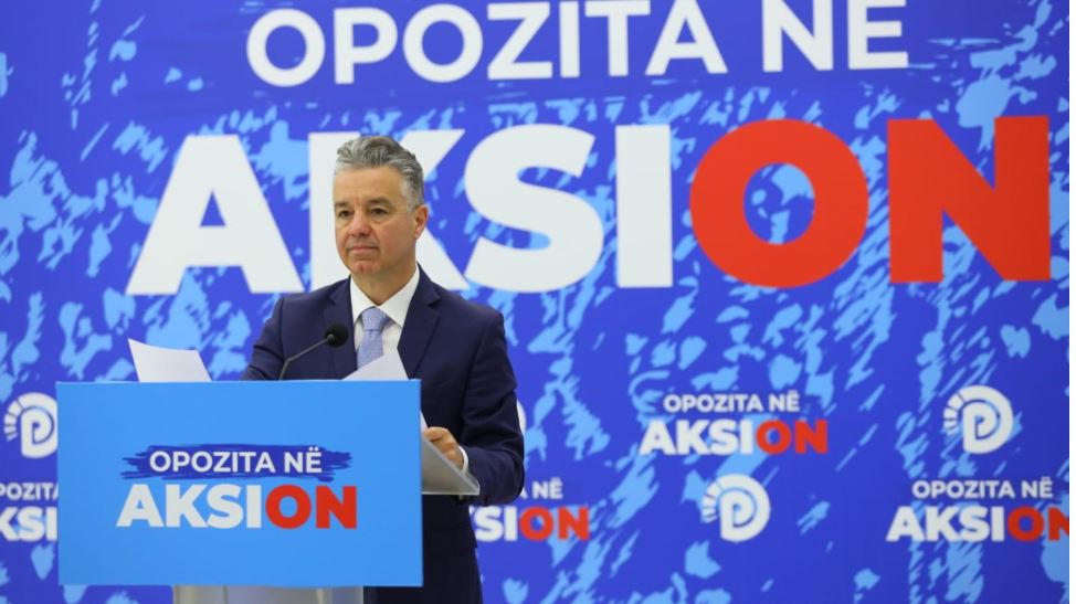 permbytje-ne-berat,-bozdo:-pushteti-vendor-dhe-qendror-jane-joekzistente.-fermeret-duan-rimbursim-te-plote