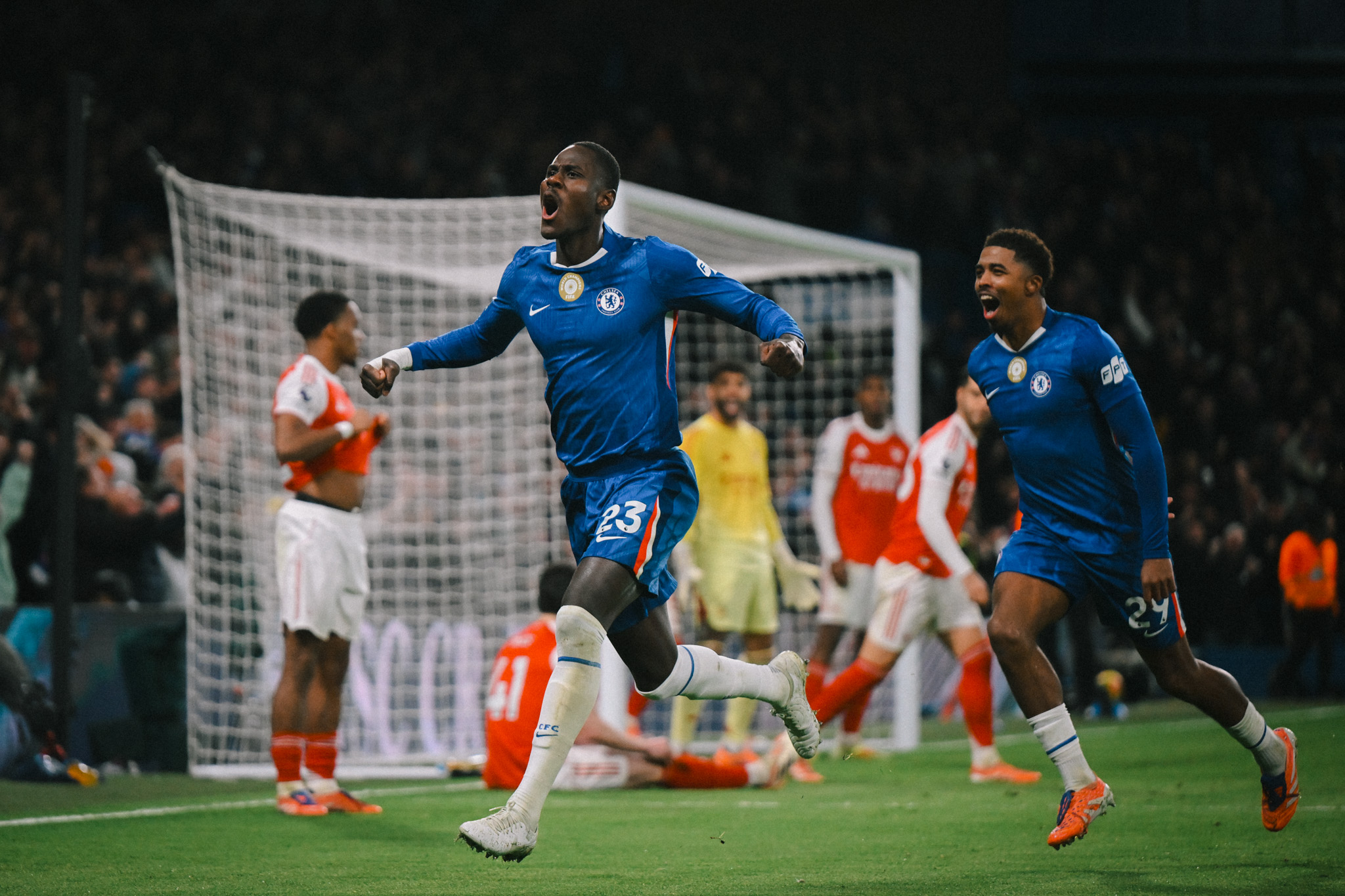 video/-barazim-ne-supersfiden-e-premier-league,-chelsea-i-merr-barazim-arsenalit-me-nje-lojtar-me-pak