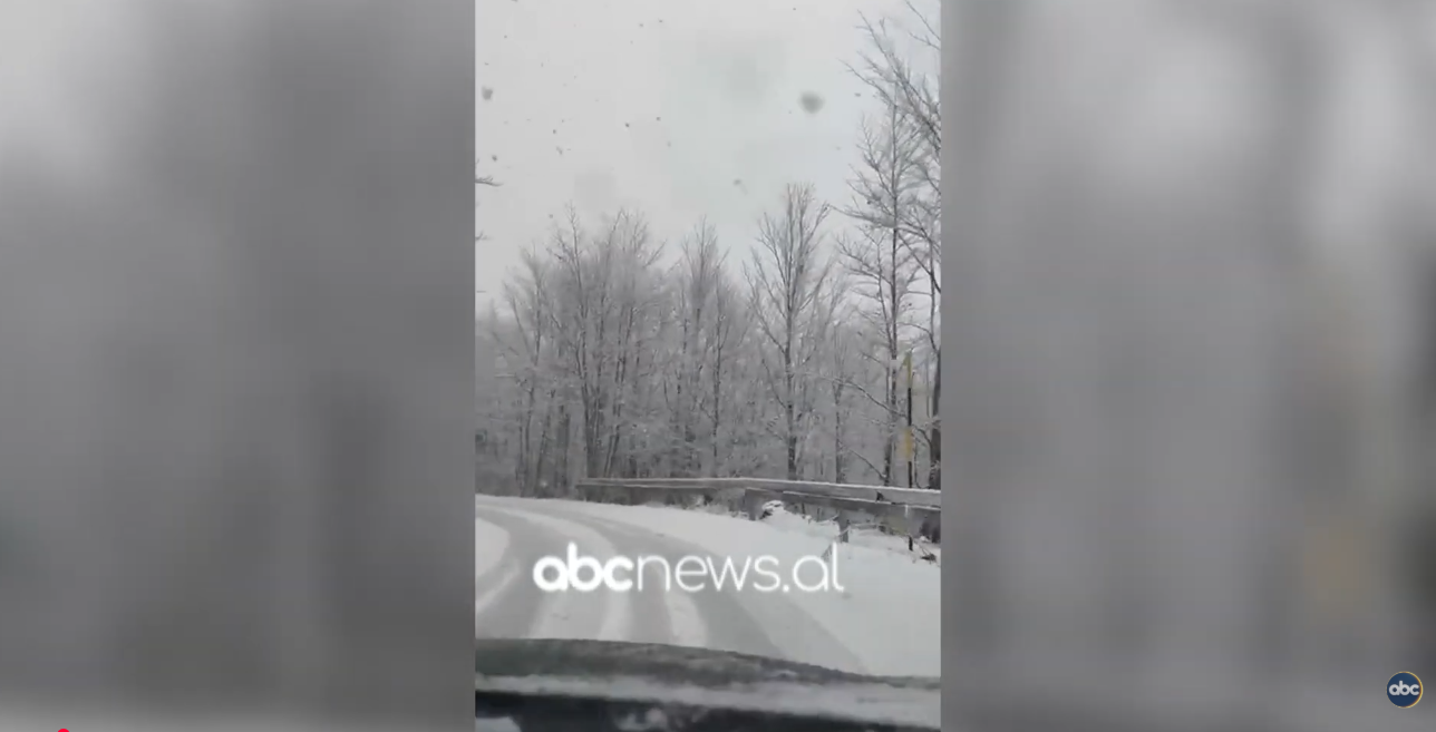 video/bora-e-pare-ne-theth,-qarkullimi-me-zinxhire-ne-aksin-qafe-thore-theth