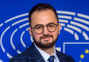 profil/-kush-eshte-endri-shabani,-avokati-i-ri-i-popullit